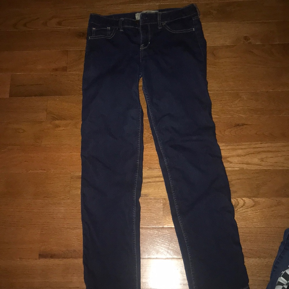 Bootcut Hollister skinny jean.